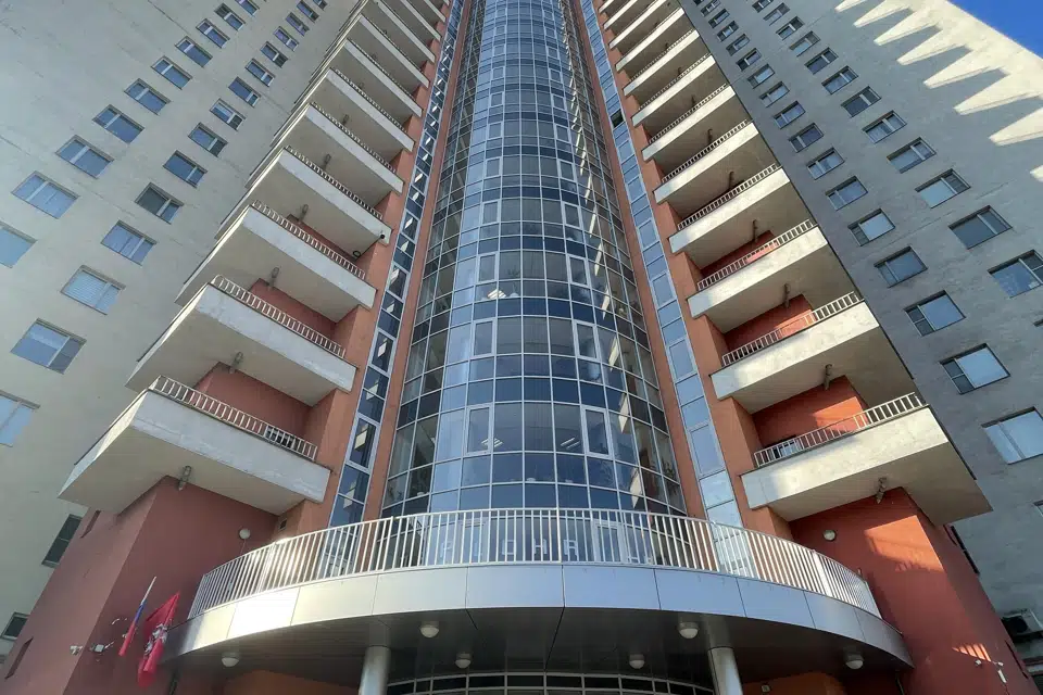 Продаётся 5-комнатная квартира, 192 м²