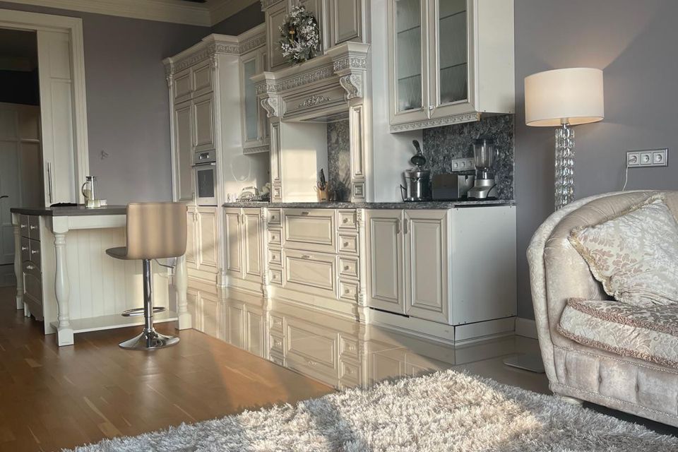 Продаётся 3-комнатная квартира, 147.6 м²