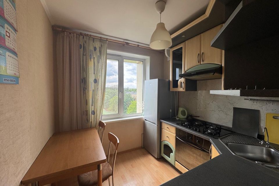 Продаётся 3-комнатная квартира, 50.5 м²