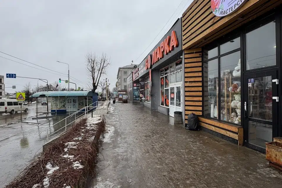 Сдаётся торговое помещение, 280 м²