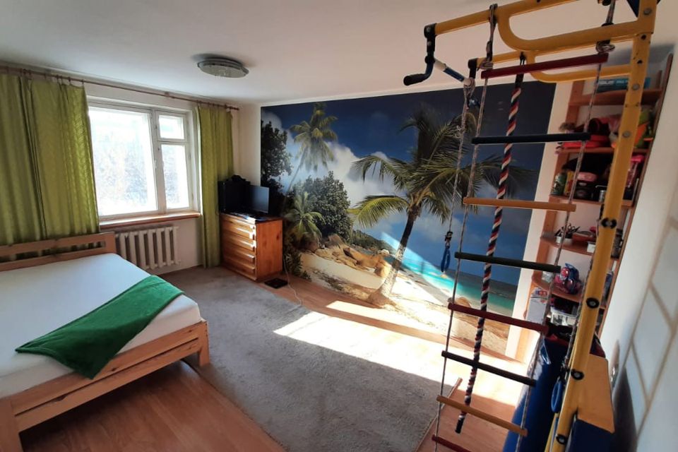 Продаётся 4-комнатная квартира, 74.1 м²