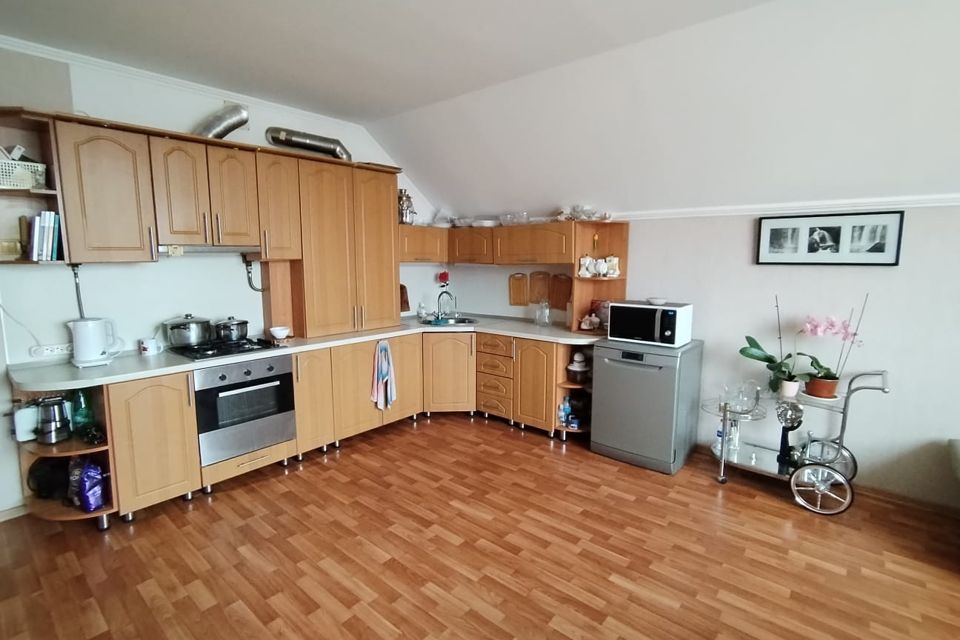 Продаётся 3-комнатная квартира, 117 м²