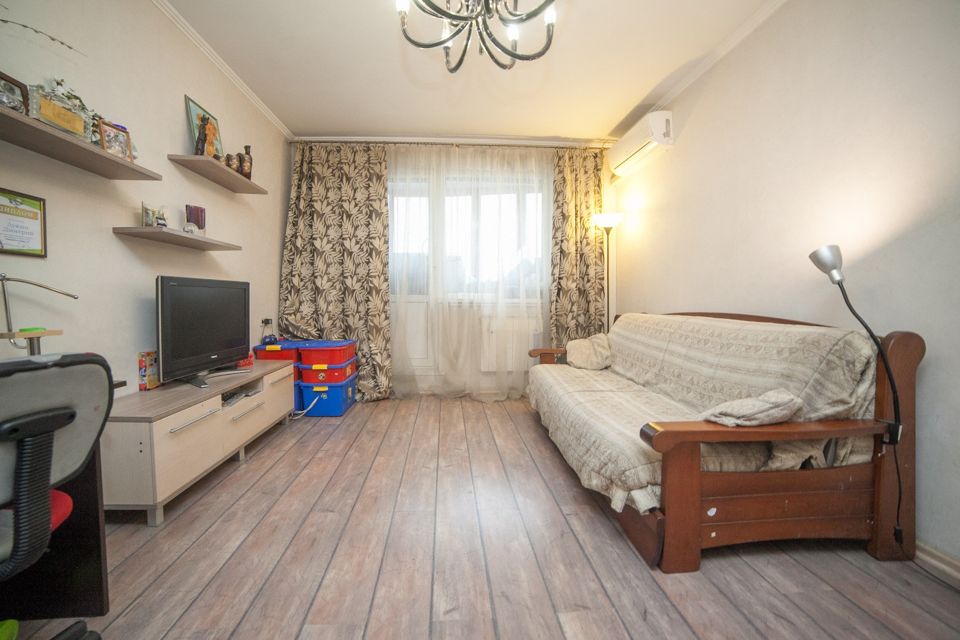 Продаётся 1-комнатная квартира, 37.8 м²