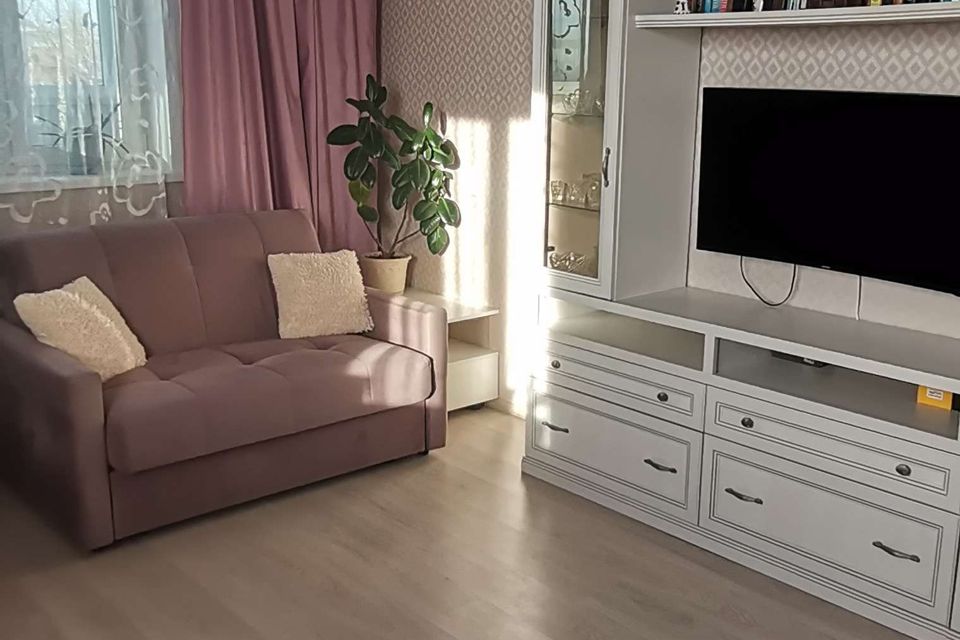 Продаётся 1-комнатная квартира, 49 м²