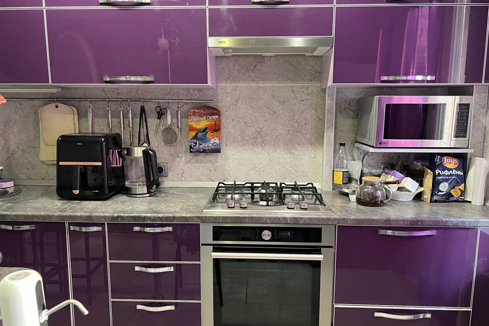 Продаётся 4-комнатная квартира, 90.6 м²