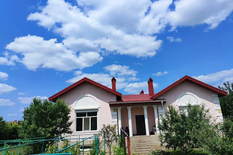 Продаётся 1-этажный дом, 195 м²