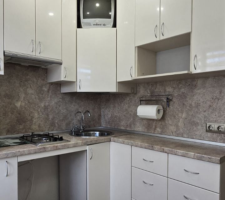 Продаётся 3-комнатная квартира, 48.7 м²