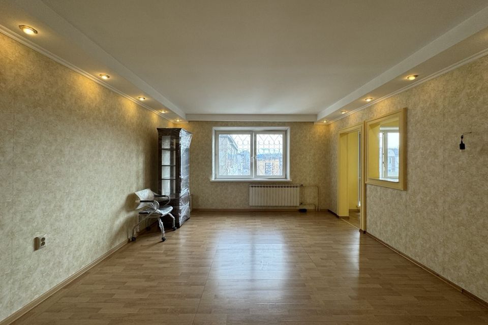 Продаётся 4-комнатная квартира, 90 м²