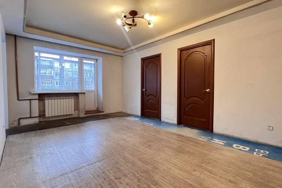 Продаётся 4-комнатная квартира, 63.6 м²