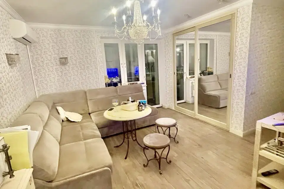 Продаётся 2-комнатная квартира, 56.6 м²
