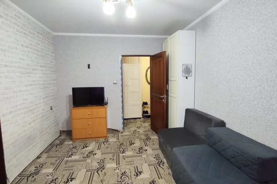 Продаётся 3-комнатная квартира, 49.3 м²