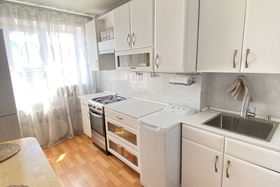 Продаётся 3-комнатная квартира, 60.5 м²