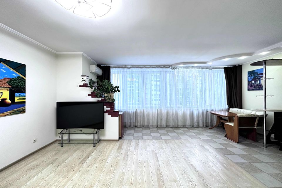 Продаётся 3-комнатная квартира, 117.6 м²