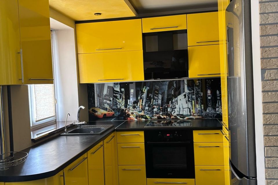 Продаётся 3-комнатная квартира, 53.7 м²