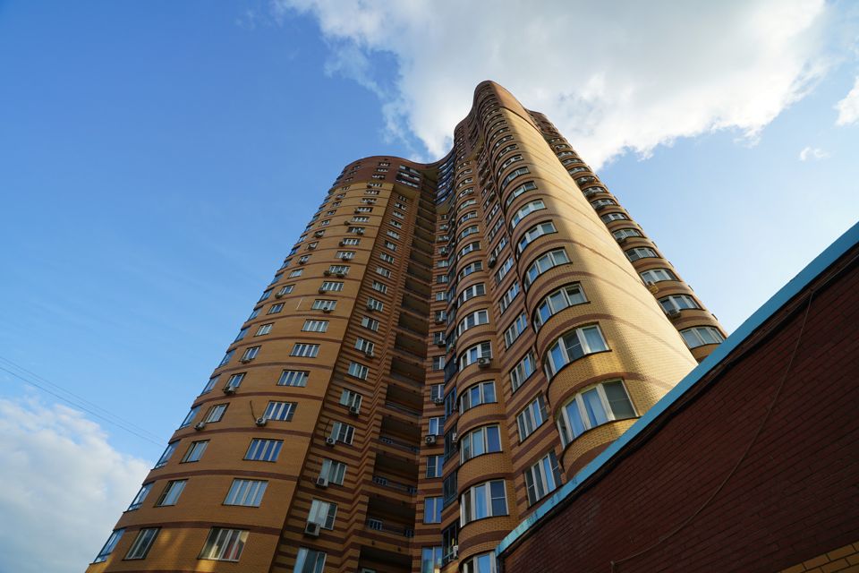 Продаётся 3-комнатная квартира, 117.9 м²
