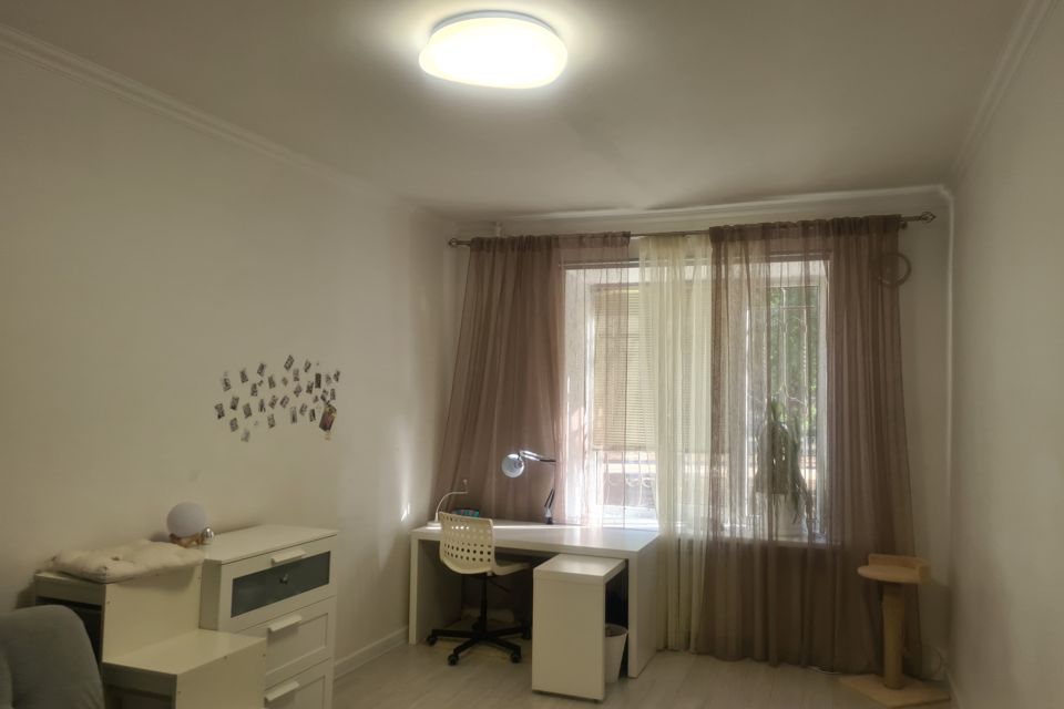 Продаётся 2-комнатная квартира, 55.8 м²
