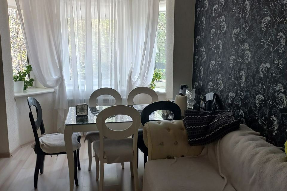 Сдаётся 4-комнатная квартира, 74 м²