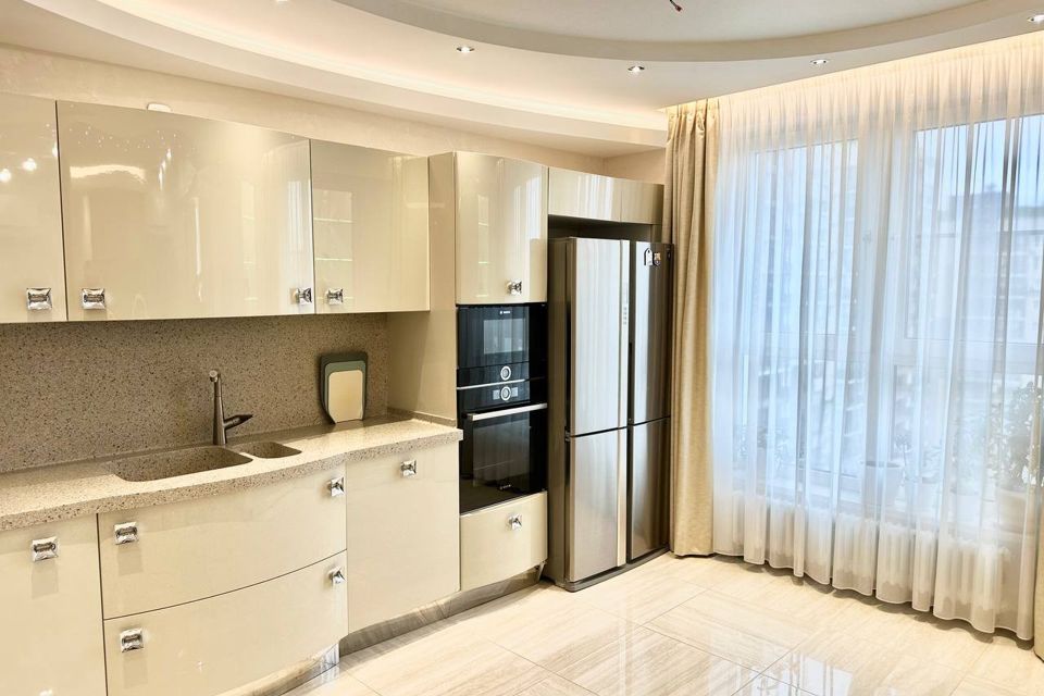 Продаётся 3-комнатная квартира, 110 м²