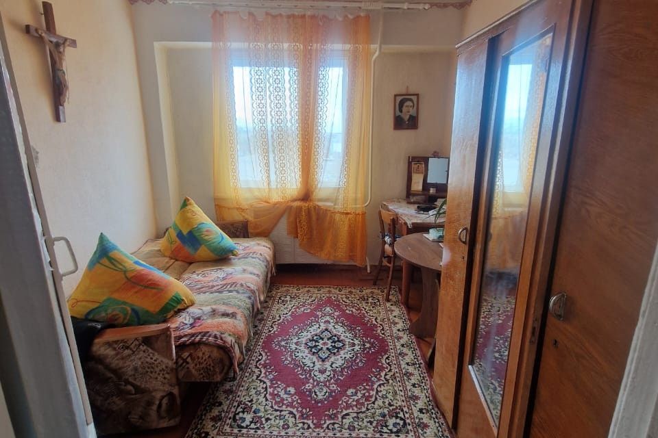 Продаётся 3-комнатная квартира, 47.6 м²