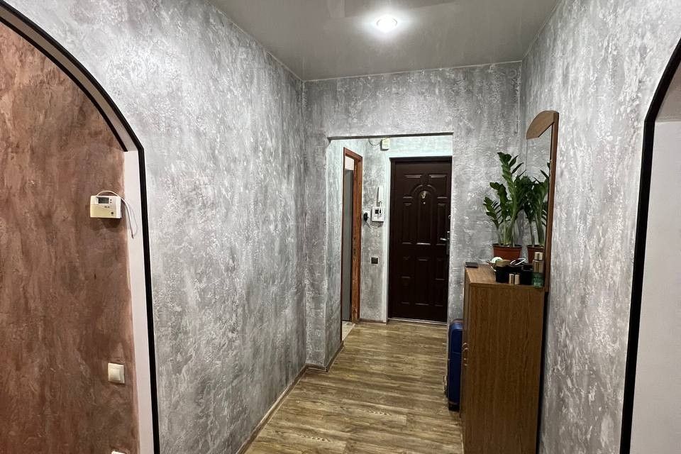 Продаётся 4-комнатная квартира, 98 м²