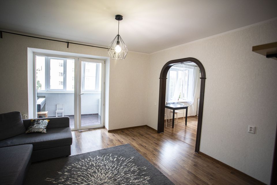 Продаётся 4-комнатная квартира, 125.8 м²