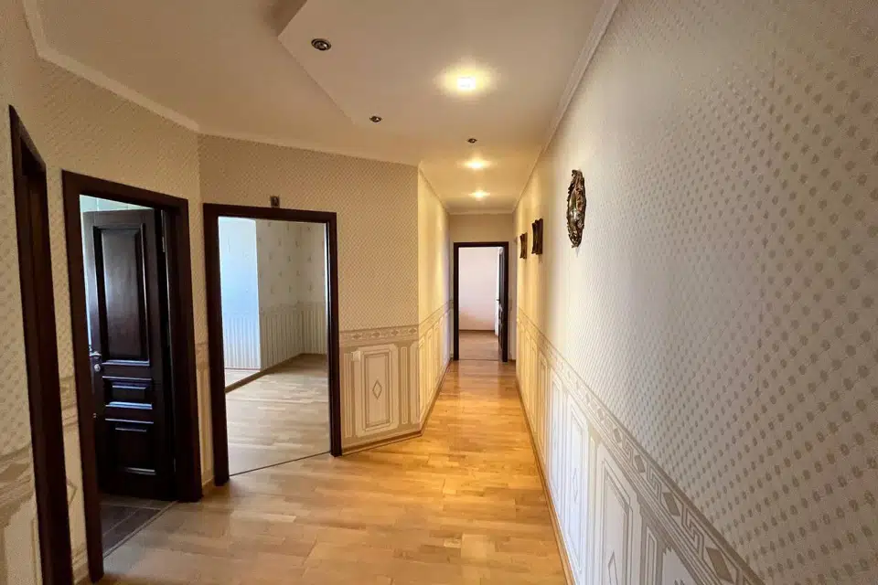 Продаётся 3-комнатная квартира, 120 м²