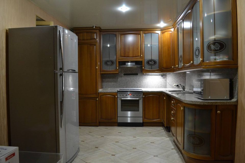 Продаётся 4-комнатная квартира, 158 м²