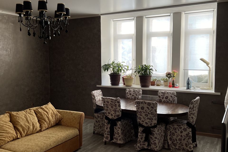 Продаётся 3-комнатная квартира, 101 м²