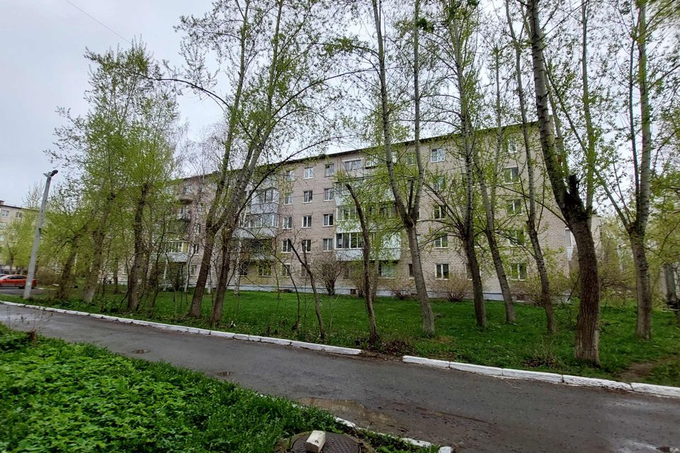 Продаётся 4-комнатная квартира, 60.8 м²