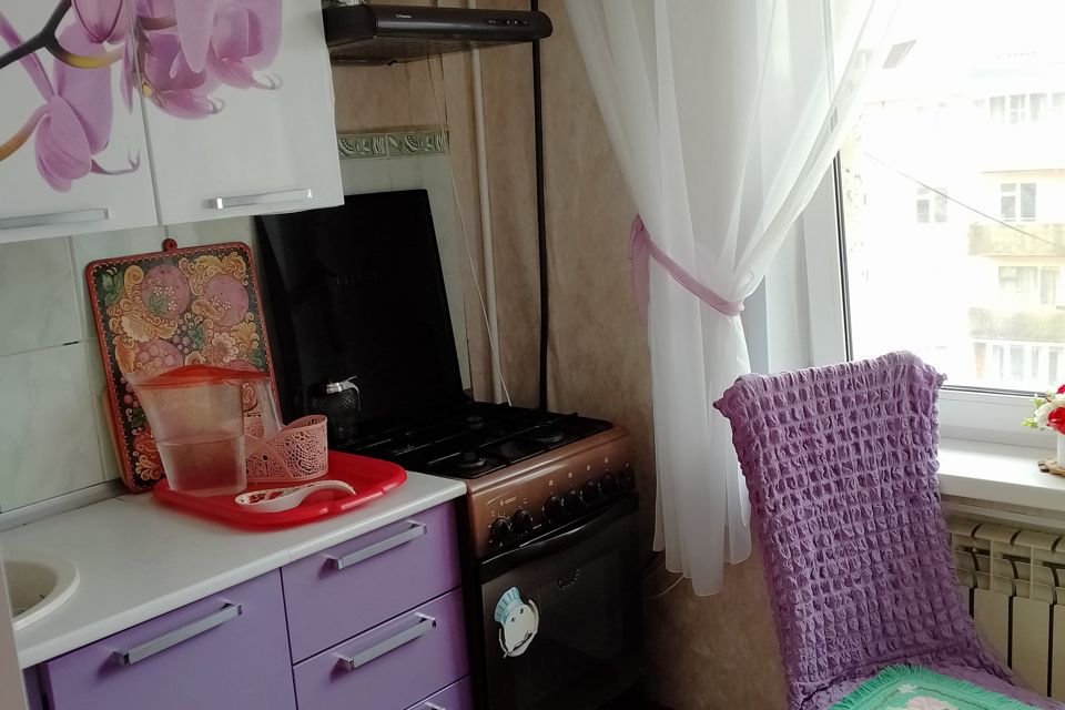 Продаётся 3-комнатная квартира, 49.9 м²
