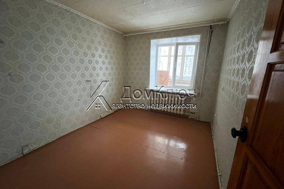 Продаётся 4-комнатная квартира, 57.1 м²
