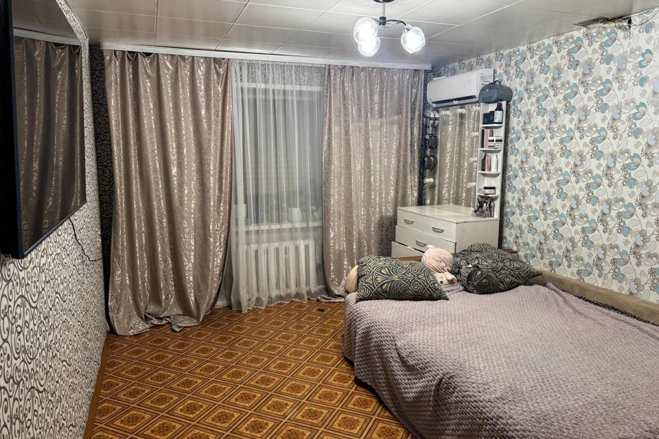 Продаётся 4-комнатная квартира, 60.3 м²