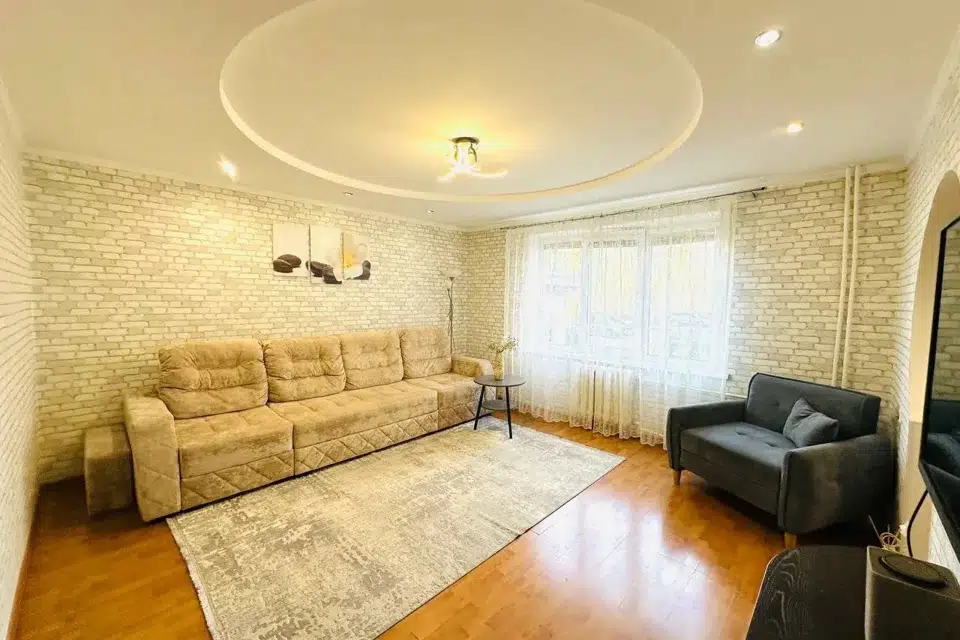 Продаётся 5-комнатная квартира, 93.7 м²