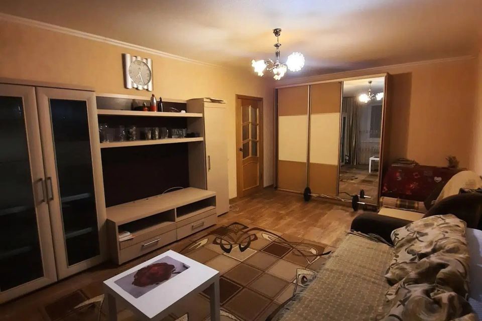 Продаётся 1-комнатная квартира, 38 м²