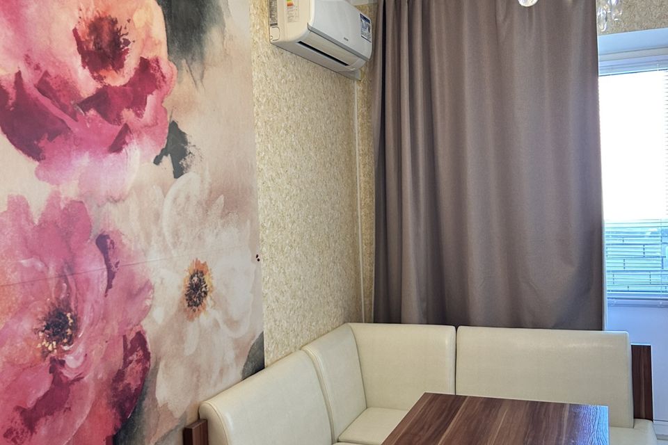 Продаётся 1-комнатная квартира, 43.2 м²