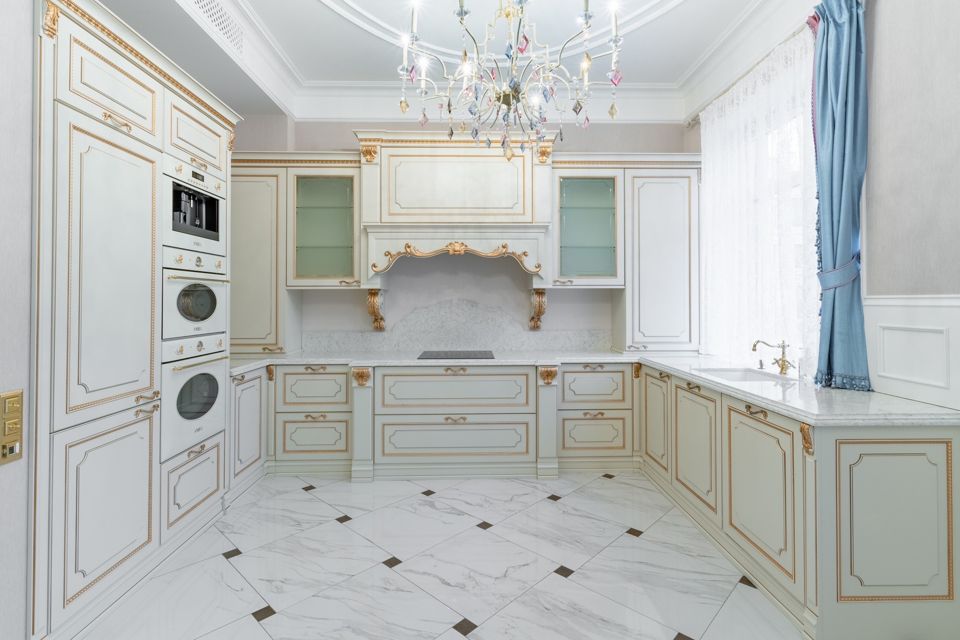 Продаётся 4-комнатная квартира, 166.3 м²