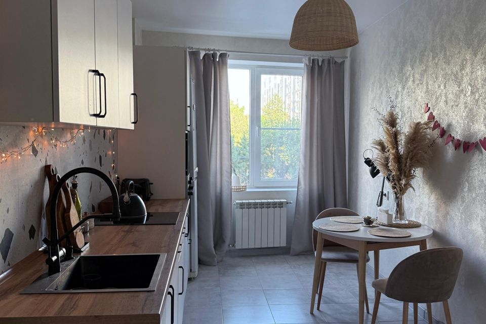 Продаётся 1-комнатная квартира, 53.1 м²