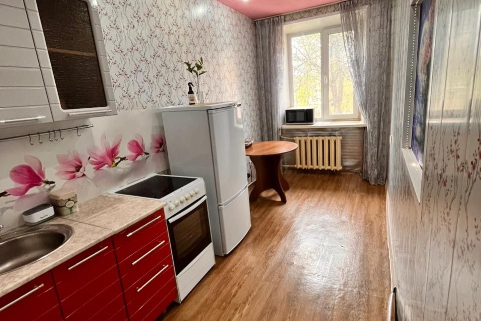 Продаётся 3-комнатная квартира, 60.5 м²
