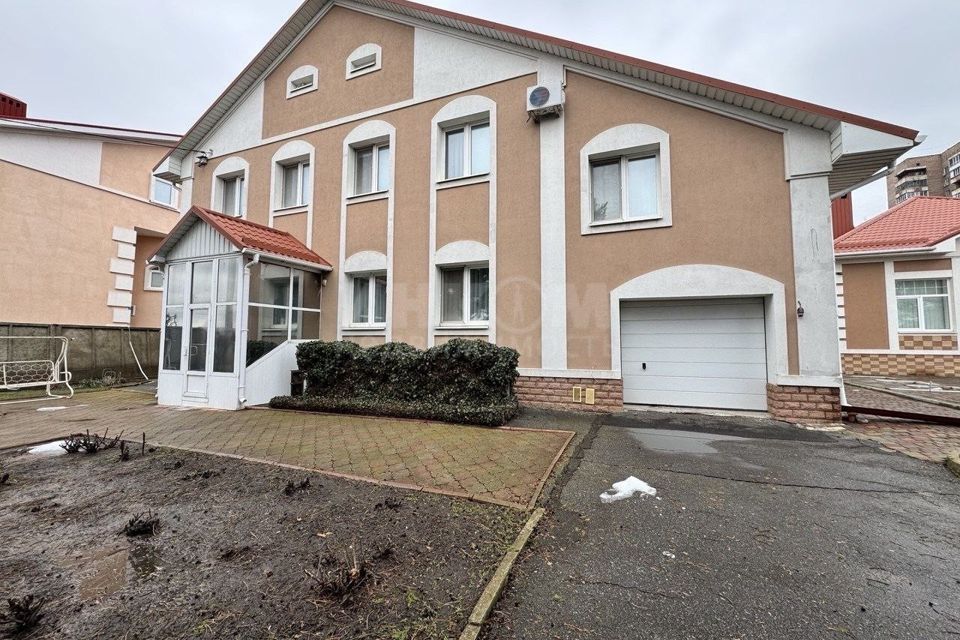 Продаётся 2-этажный дом, 418 м²