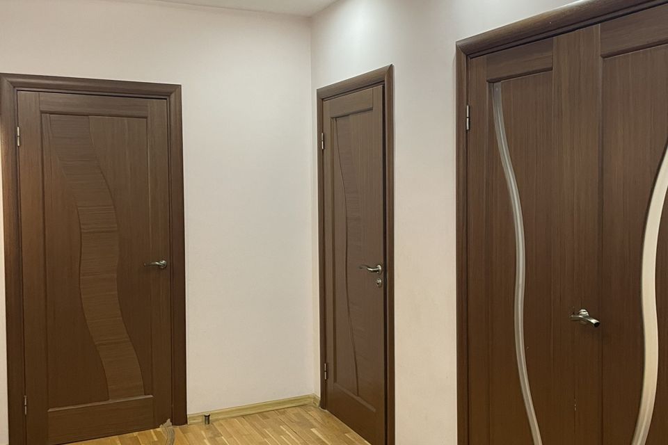 Продаётся 5-комнатная квартира, 191.2 м²