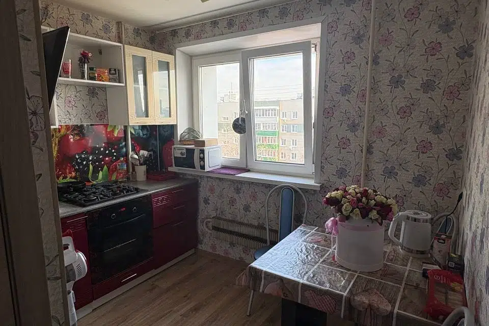 Продаётся 4-комнатная квартира, 63.9 м²