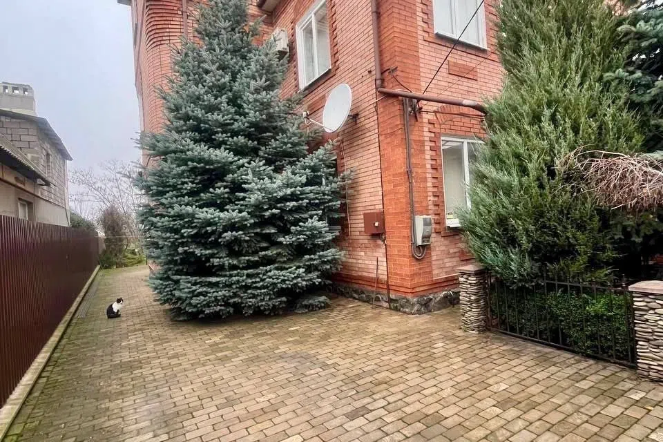 Продаётся 3-этажный дом, 281 м²