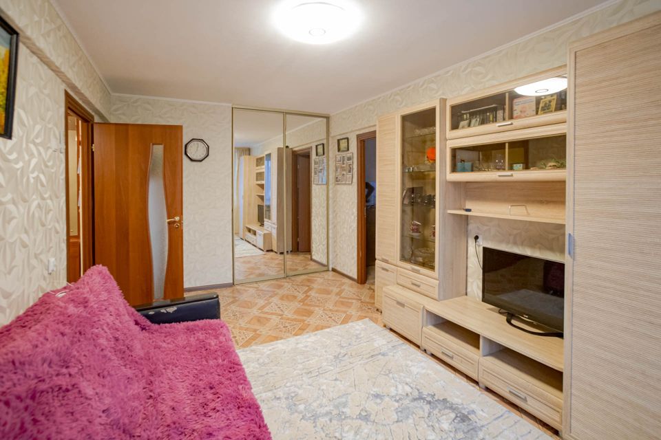 Продаётся 4-комнатная квартира, 58.3 м²