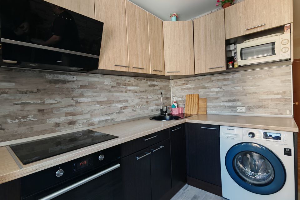 Продаётся 4-комнатная квартира, 79 м²