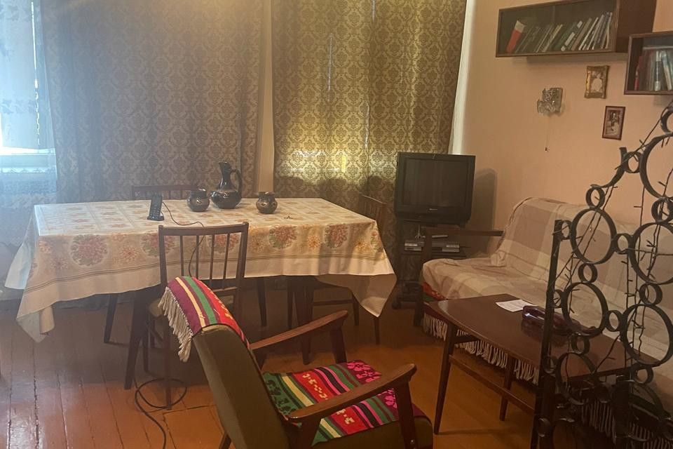 Продаётся 2-комнатная квартира, 61.5 м²