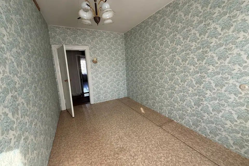 Продаётся 4-комнатная квартира, 82.5 м²