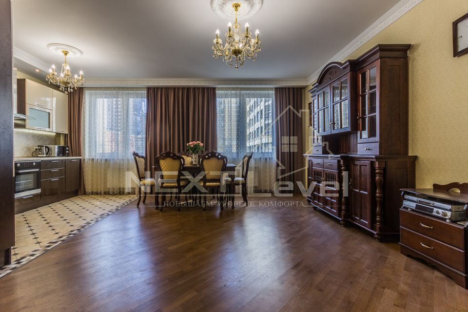 Продаётся 3-комнатная квартира, 110.9 м²