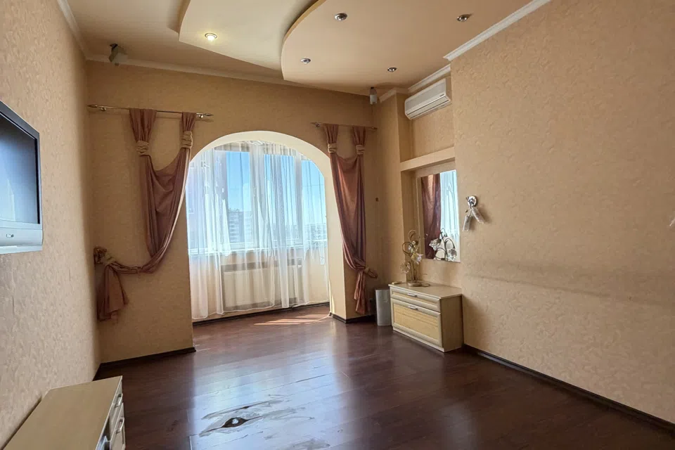 Продаётся 3-комнатная квартира, 117 м²