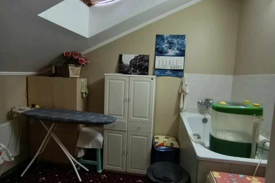 Продаётся 4-комнатная квартира, 196 м²