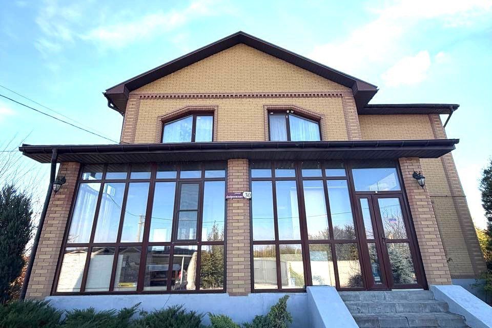 Продаётся 2-этажный дом, 226 м²